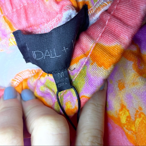 NWT KENDALL + KYLIE Tie Dye Relaxed Crop Joggers - Picture 5 of 9